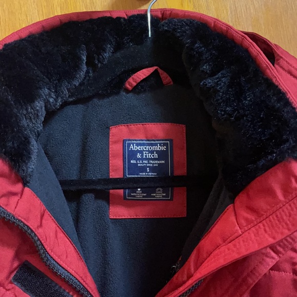 Abercrombie & Fitch tech jacket in S - Picture 6 of 8